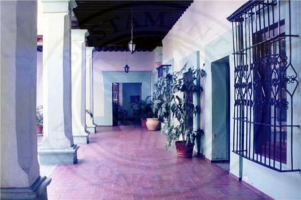 Biblioteca de la Fundación Bustamante Vasconcelos